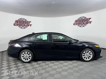 2023 Toyota Camry LE - miniatura 8