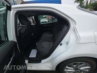 2023 Toyota Camry LE - miniatura 13
