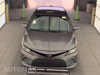 2023 Toyota Camry LE - miniatura 2