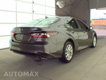 2023 Toyota Camry LE - miniatura 4