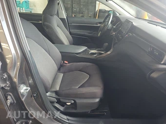 2023 Toyota Camry LE - miniatura 8