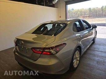 2023 Toyota Camry LE - miniatura 4