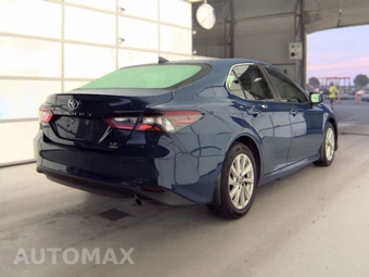 2023 Toyota Camry LE - miniatura 4