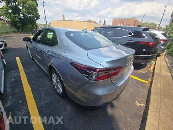 2023 Toyota Camry LE - miniatura 2