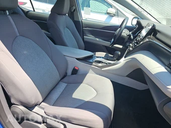 2023 Toyota Camry LE - miniatura 8
