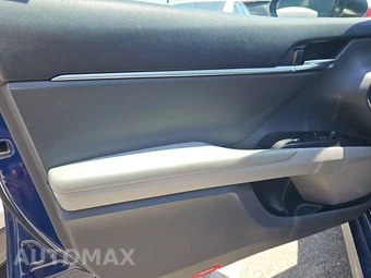 2023 Toyota Camry LE - miniatura 9