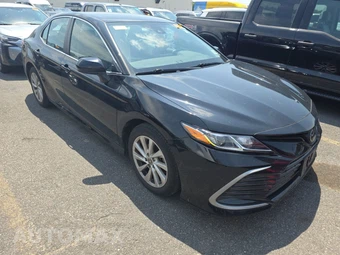 2023 Toyota Camry LE - miniatura 3