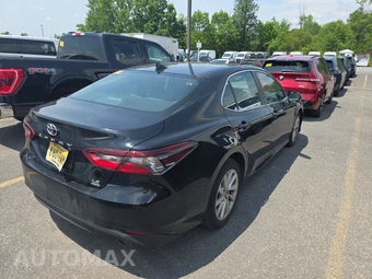 2023 Toyota Camry LE - miniatura 4
