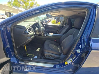 2023 Toyota Camry LE - miniatura 3