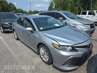 2023 Toyota Camry LE - miniatura 3