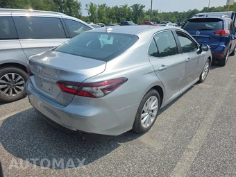 2023 Toyota Camry LE - miniatura 4