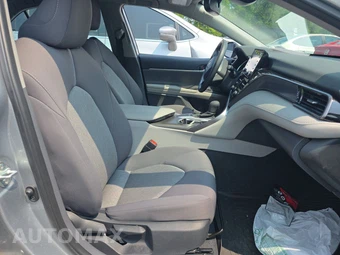 2023 Toyota Camry LE - miniatura 8