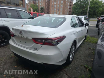 2023 Toyota Camry LE - miniatura 3