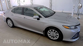 2023 Toyota Camry LE - miniatura 3