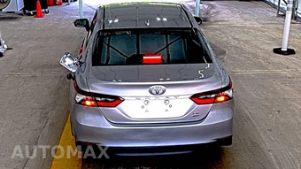 2023 Toyota Camry LE - miniatura 5