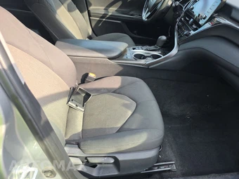 2023 Toyota Camry LE - miniatura 8