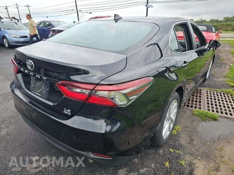 2023 Toyota Camry LE - miniatura 3