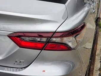 2023 Toyota Camry LE - miniatura 13
