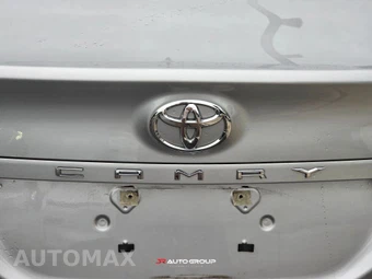 2023 Toyota Camry LE - miniatura 17