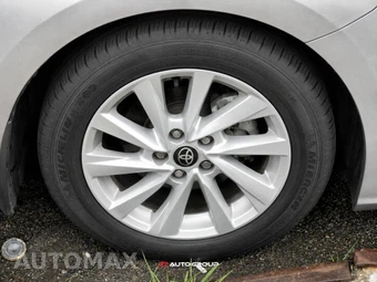 2023 Toyota Camry LE - miniatura 20