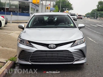 2023 Toyota Camry LE - miniatura 3
