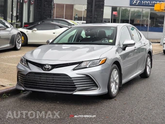 2023 Toyota Camry LE - miniatura 4
