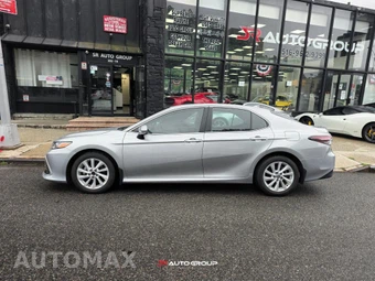 2023 Toyota Camry LE - miniatura 6