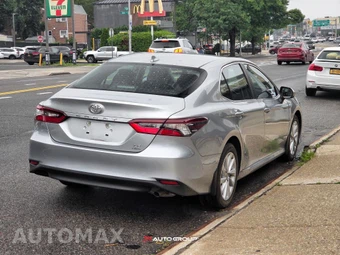 2023 Toyota Camry LE - miniatura 8