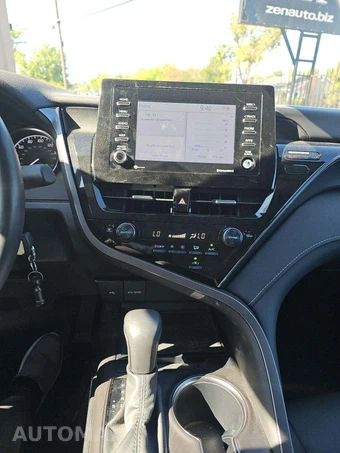 2023 Toyota Camry SE - miniatura 7