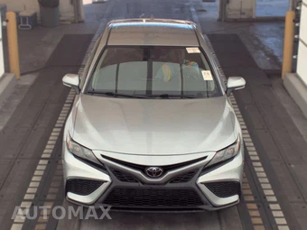 2023 Toyota Camry SE - miniatura 2