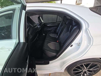 2023 Toyota Camry SE - miniatura 10
