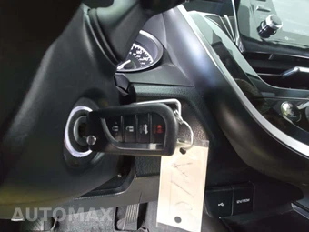 2023 Toyota Camry SE - miniatura 5