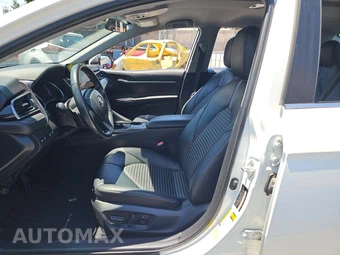 2023 Toyota Camry SE - miniatura 3