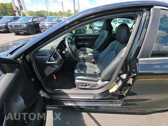2023 Toyota Camry SE - miniatura 6