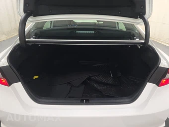 2023 Toyota Camry SE - miniatura 16