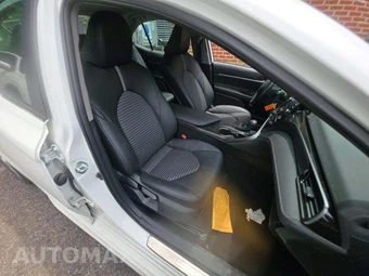 2023 Toyota Camry SE - miniatura 18