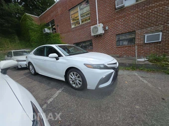 2023 Toyota Camry SE - miniatura 4
