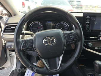 2023 Toyota Camry SE - miniatura 10