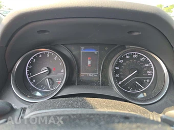 2023 Toyota Camry SE - miniatura 9