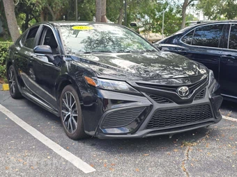 2023 Toyota Camry SE - miniatura 4