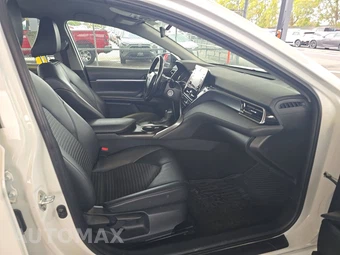 2023 Toyota Camry SE - miniatura 8
