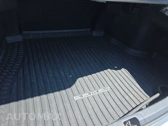 2023 Toyota Camry SE - miniatura 16