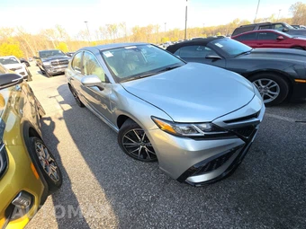 2023 Toyota Camry SE - miniatura 3