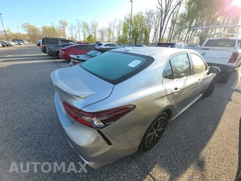 2023 Toyota Camry SE - miniatura 4