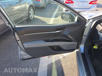 2023 Toyota Camry SE - miniatura 9