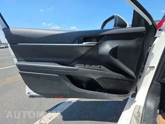 2023 Toyota Camry SE - miniatura 9