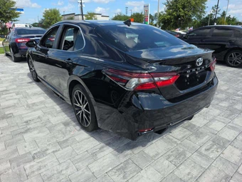 2023 Toyota Camry SE - miniatura 2