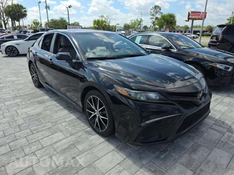 2023 Toyota Camry SE - miniatura 4