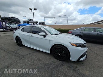 2023 Toyota Camry SE - miniatura 3