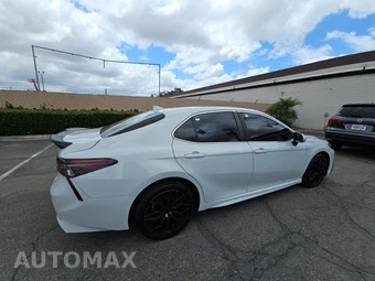 2023 Toyota Camry SE - miniatura 4
